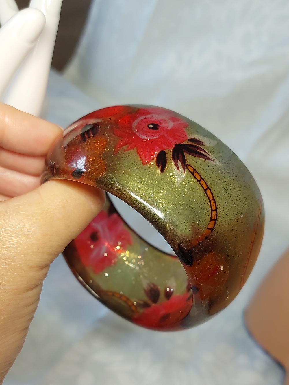 Vintage Lucite Bangle Bracelet Floral Sparkly Design Chunky Green Pink